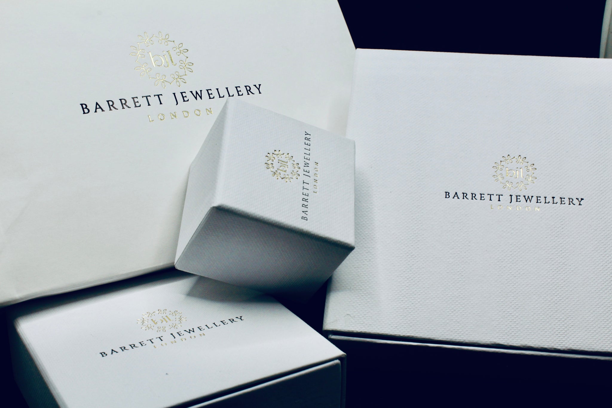 9ct Gold Four Leaf Mother of Pearl Ring - Barrett Jewellery