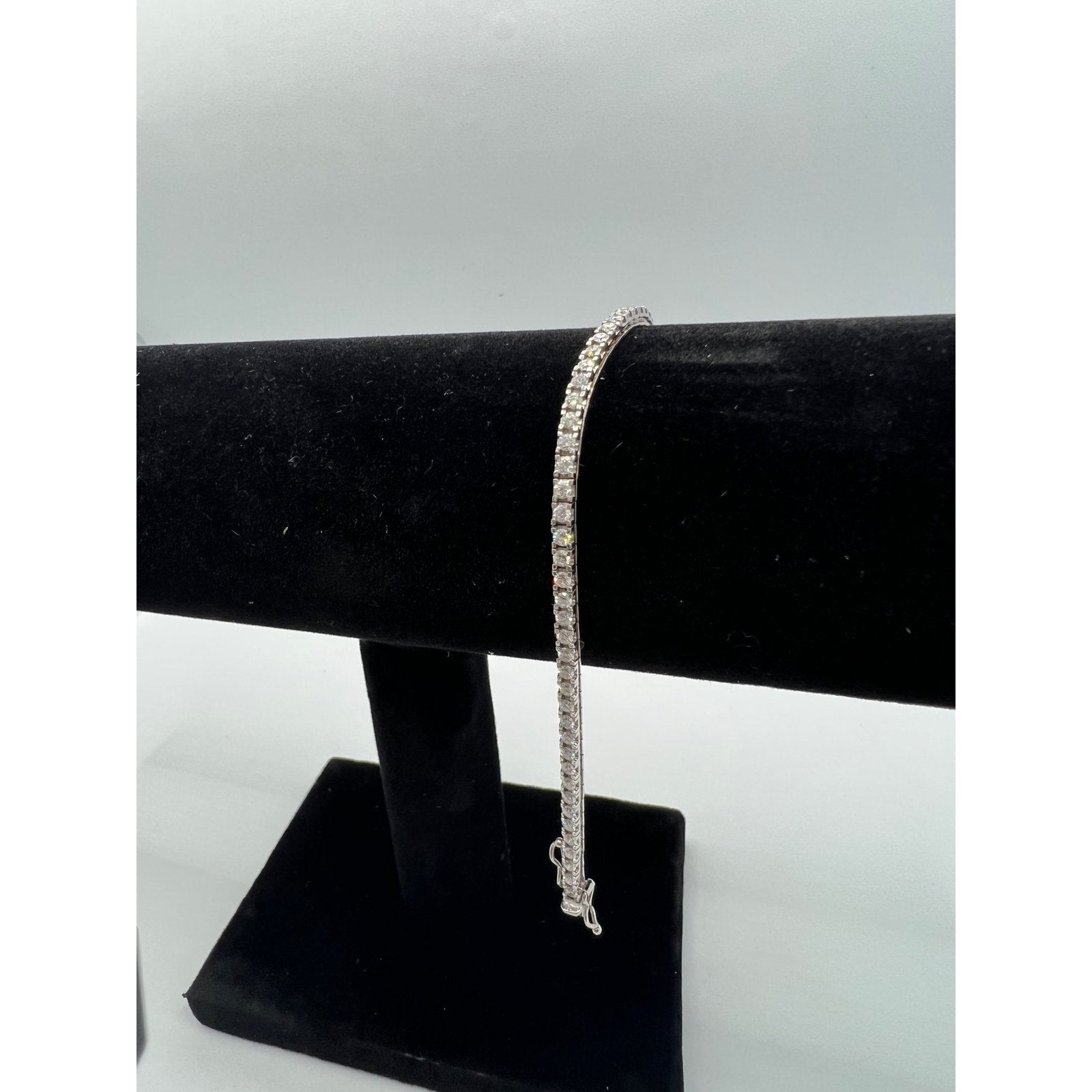 18ct White Gold Diamond Tennis Bracelet 1.50ct - BARRETT JEWELLERY